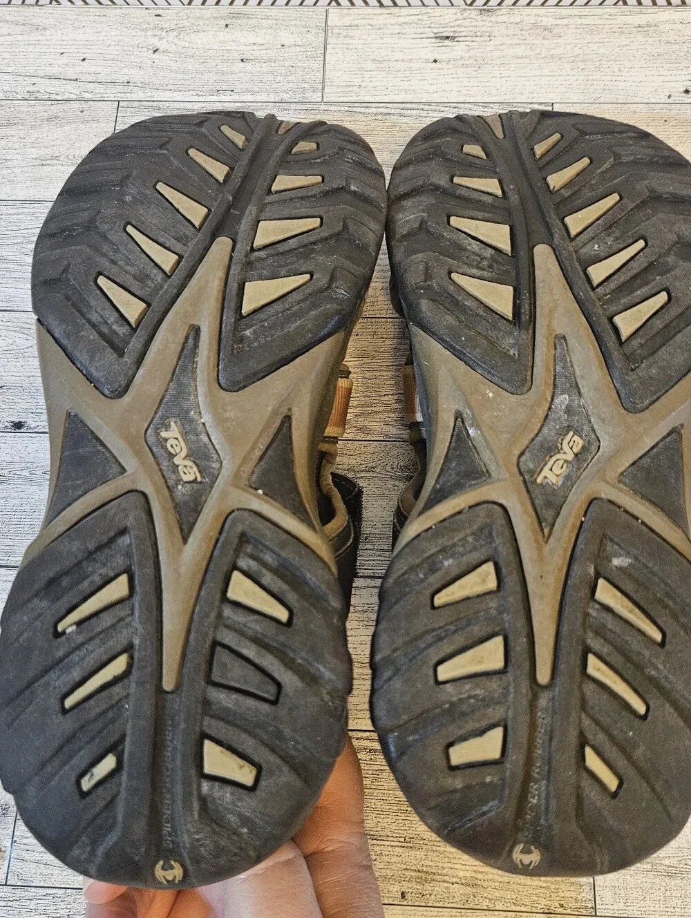 Teva 6148 Omnium 2 Sports Sandals Mens 9.5 Brown Hiking Beach Shoes Closed Toe